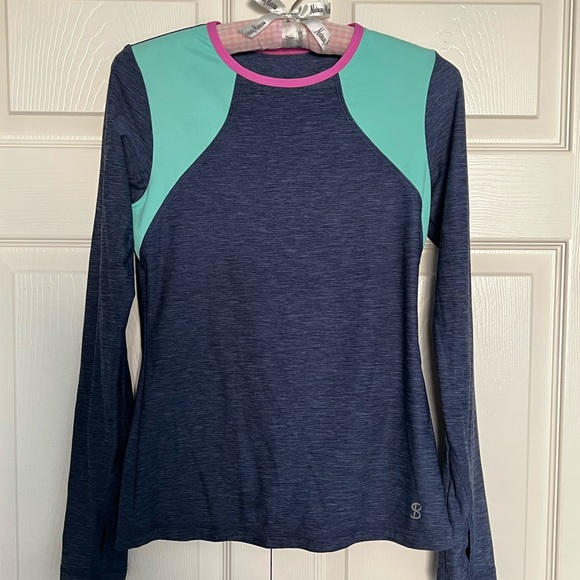 Sofibella Long Sleeve Tennis Top - Picture 7 of 7
